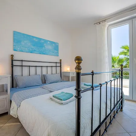 Wunderschoene Gardenia In Istrien By Interhome * Premantura
