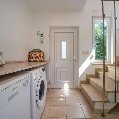 Wunderschoene Gardenia In Istrien By Interhome *