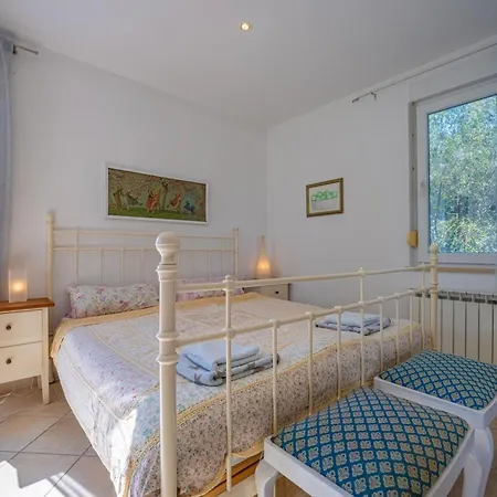 Wunderschoene Gardenia In Istrien By Interhome Ferienhaus Premantura